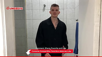 Preview 1 of Anurada Sex - Garoto safadinho foi tomar banho na casa da amiga e acabou gozando gostoso | Assista  completo no RED