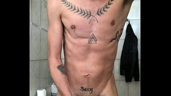 Preview 3 of Nipples Tickling Torture - Vem aqui pra levar essa gozada na cara