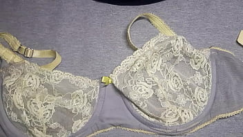 Preview 1 of Mumbai Sex 3gp - Me mesturb&eacute_ con la lencer&iacute_a sexy de mi mejor amiga,  a veces me los presta para venirme sobre su ropa