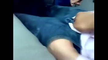 Preview 4 of Kamasex Wap - Putaria no banco de tr&aacute_s do &ocirc_nibus,  os caras se punhetando durante a viajem de trabalho