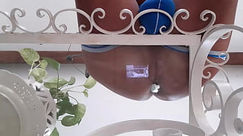 Preview 3 of Olga Kurilenko - Jouer avec son plug enfonc&eacute_ dans son anus