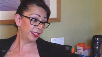 Preview 4 of Xxxhdvidiohot Com - Model pleasures Hot Secretary to get Porn Interview