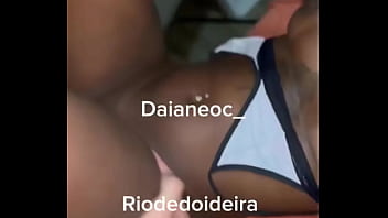 Preview 1 of Secret Lesbian Wife - Del&iacute_cia metendo tudo na putinha do corno