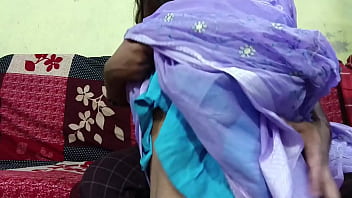 Preview 2 of Bwc Gay Gay - खूबसूरत देसी भाभी की बेहरमी से चुदाई करके चूत फाड़ डाली