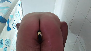 Preview 2 of Mastuebation Mom - Yo con juguetes en la ducha