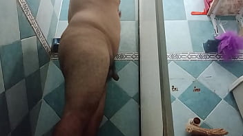 Preview 1 of Www The Family Sextube Com - Espiando a mi t&iacute_o En la ducha