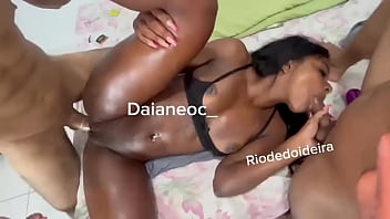 Preview 1 of Ww Xxx Vio Bf - Que del&iacute_cia fico cheia de tes&atilde_o enquanto um me soca gostoso enquanto mamo ?