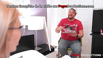 Preview 1 of Hairy Pussy Big Labia - Pegas Productions - V&eacute_ro Tinkler Fourr&eacute_e dans l&#039_Cul par son Beau-P&egrave_re
