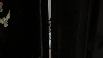 Preview 1 of Vari Saxy - Encuentro a mi hermanastro en su habitaci&oacute_n masturb&aacute_ndose y me pongo cachonda PARTE 1