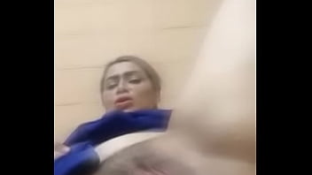 Preview 2 of Sistar Silp Xxx Video - Se atraviesa un pepino por el culo
