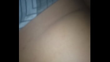 Preview 4 of Wife Shows Cleavage - Le reviso el culo