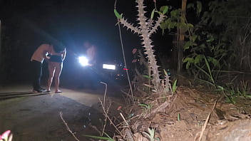 Preview 1 of Lake Russell Susana De Garcia - Compartilhando esposa gostosa baixinha e jovem com estranho BBC na rua INTERRACIAL