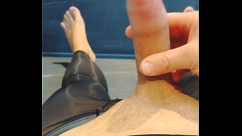 Preview 2 of Sara Xxx Videos - horny wank in yoga thights