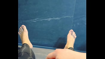 Preview 1 of Sara Xxx Videos - horny wank in yoga thights