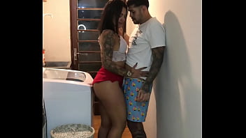 Preview 2 of Belly Dance Srx - Morena abrindo a bucetinha pra tatuado gozar dentro