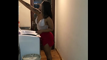 Preview 1 of Belly Dance Srx - Morena abrindo a bucetinha pra tatuado gozar dentro