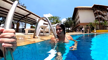 Preview 1 of On Xxxxv - Puxei a morena pelas pernas para foder mas nao deu Mr Matusalem - Natzinha Morena
