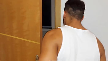 Preview 2 of Kips Sex - vizinha chamou no meu apartamento e acabou acontecendo mais do que eu esperava veja