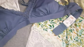 Preview 2 of Karmen Karma Kucking Hard - Me vine en la lencer&iacute_a nueva de mi mejor amiga,  le dej&eacute_ la leche para cuando lo estrene