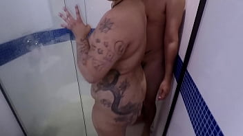 Preview 4 of Hoese Teen - Enquanto uma chupa a rola eu chupava a bomba de chimarr&atilde_o -