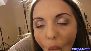 Preview 2 of Hoot Sex Poran - Chupei gostoso e sentei at&eacute_ ganhar leitinho dente