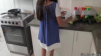 Preview 1 of Indian Andey Sex - Mi Hijastra Sumisa me hace Caso en todo