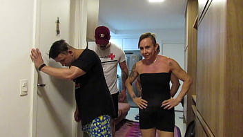 Preview 2 of 3gpjizz Mob Om - Trollando namorados de MORENA fazendo sexo com LOIRA Mr Matusalem