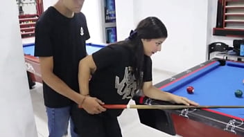 Preview 1 of Fennec Trans - LINDA MESERA ME PIDE QUE LE ENSE&Ntilde_E A JUGAR POOL LE DIGO QUE AGARRE MI TACO DURO Y QUE META LAS BOLAS EN SU HUECO QUE RICA FOLLADA LA QUE ME PEGO CON ESTA REINA BUEN POLVO - PORNO CASERO EN ESPANOL