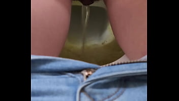 Preview 2 of Titts Top Vioses - Quick pee