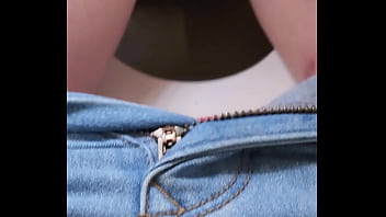 Preview 4 of Titts Top Vioses - Quick pee