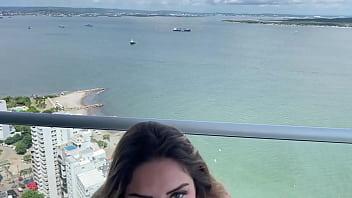 Preview 1 of India Dese Xxxx - Caliente mamada,  garganta profunda y tragar el cum con la vista al mar en Cartagena - Sara Blonde