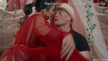 Preview 2 of Sex Video Yang Men - Lulu&#039_s Lair of Lust - Lulu Chu / Brazzers  / stream full from www.brazzers.promo/lair