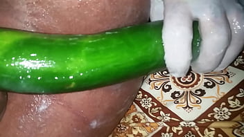 Preview 1 of Sunny Leone Kutte Ke Sath - 13 inches big monster cucumber blow my hole
