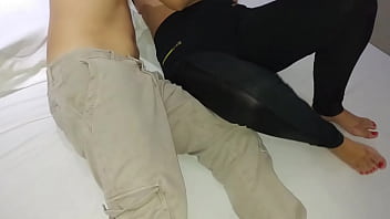 Preview 4 of Elay Smith Porn - PROFESSORA KARINA SEDUZ ALUNO NOVINHO E LEVA PRA CAMA
