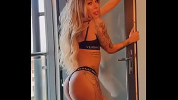 Preview 2 of Gang Bang Lesbian Sex - Travesti Com Local - Bab&iacute_ Honey