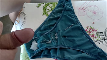 Preview 4 of Indian Webcam Radhika - corrida en bragas de mi mujer 240