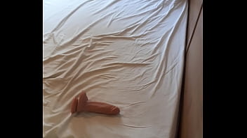 Preview 1 of Amal Al Awadi - Sucer son gode &agrave_  la chantilly