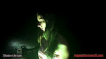 Preview 2 of Hind Sex Bf - Pervers! Die Clubschlampe wischt das Klo mit ihrem nackten K&ouml_rper (TRAILER)