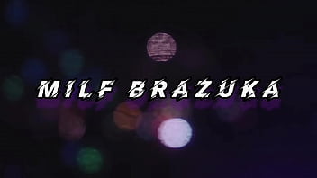 Preview 1 of 18ans Metis - Entrei no quarto da minha madrasta a noite e chupei bem a buceta dela,  em troca ela deixou eu gozar no cu gostoso. (COMPLETO NO RED)