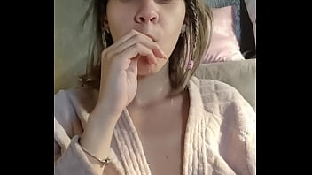 Preview 1 of First Time Discharge - Bati uma siririca escondida do meu pai