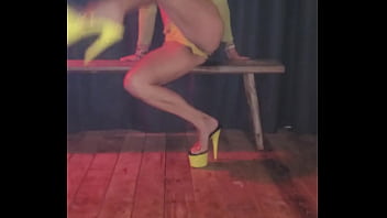 Preview 3 of Mt Torixoreu De Casada Safada - Sophie heels ass