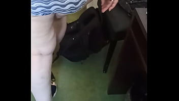Preview 1 of Vet Vdo - Fette Elke zieht sich an