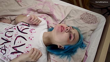 Preview 2 of Mom And Dad Sexvidos - Фанатка лицо в конче. Курьер доставил посылку в письку.