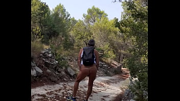 Preview 4 of Christyley - Se mettre nu sur un in de campagne pour montrer son plug