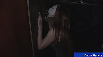 Preview 1 of Femdom Speculum Slave - Glory hole na casa de swing com pauzudo no pelo