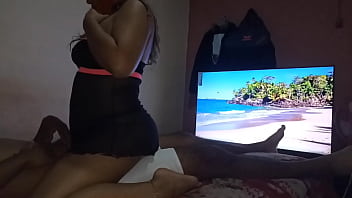Preview 1 of Small Nine Year Baby Xxx - Est&aacute_ rica colombiana enmascarado se mete en mi habitaci&oacute_n y me lo chupa bien rico
