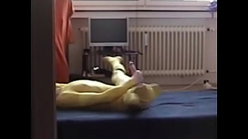 Preview 3 of Xxxcomfullhd - Die Fruchtmilch spritzt in gelbem Nylon aus meinem zuckenden und krampfenden Koerper - milking and cumming in yellow nylon pantyhose catsuit - Perspektive 3