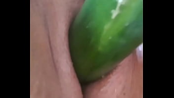 Preview 4 of Mom In Washing - Amateur se masturba y acaba en squirt