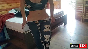 Preview 2 of Darinka A - CAMARA ESPIA A MI MADRASTRA CAMBIANDOSE DE ROPA