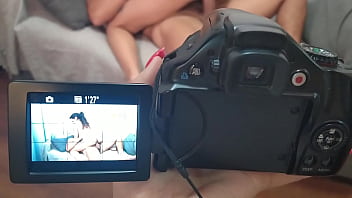 Preview 2 of Indiaa Mom - Definitivamente eu n&atilde_o sei me comportar com uma c&acirc_mera na m&atilde_o